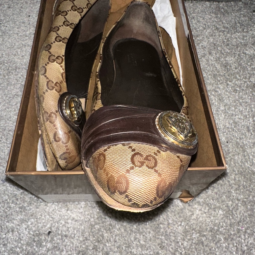 Authentic Gucci Women's Brown and Gold Loafers